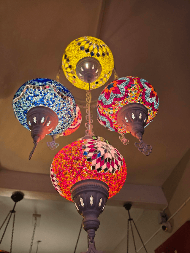 Mosaic Sultan Chandeliers in Large 7 Shades
