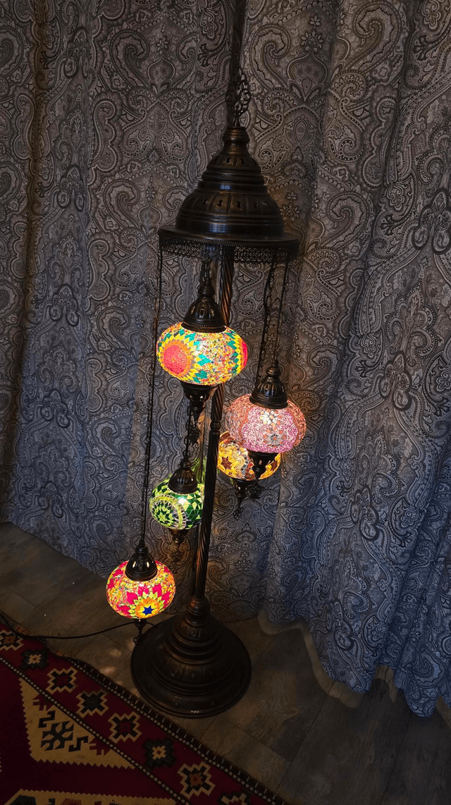 Mosaic Floor Lamp in Large 5 shades